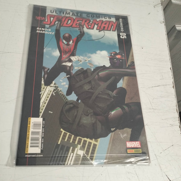 ULTIMATE COMICS NEW SPIDER - MAN 18 ( 5 ) - BENDIS MARQUEZ - PANINI COMICS-2013