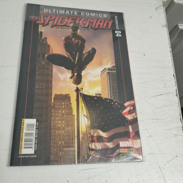 ULTIMATE COMICS NEW SPIDER - MAN 17 ( 4 ) - BENDIS MARQUEZ - PANINI COMICS-2012