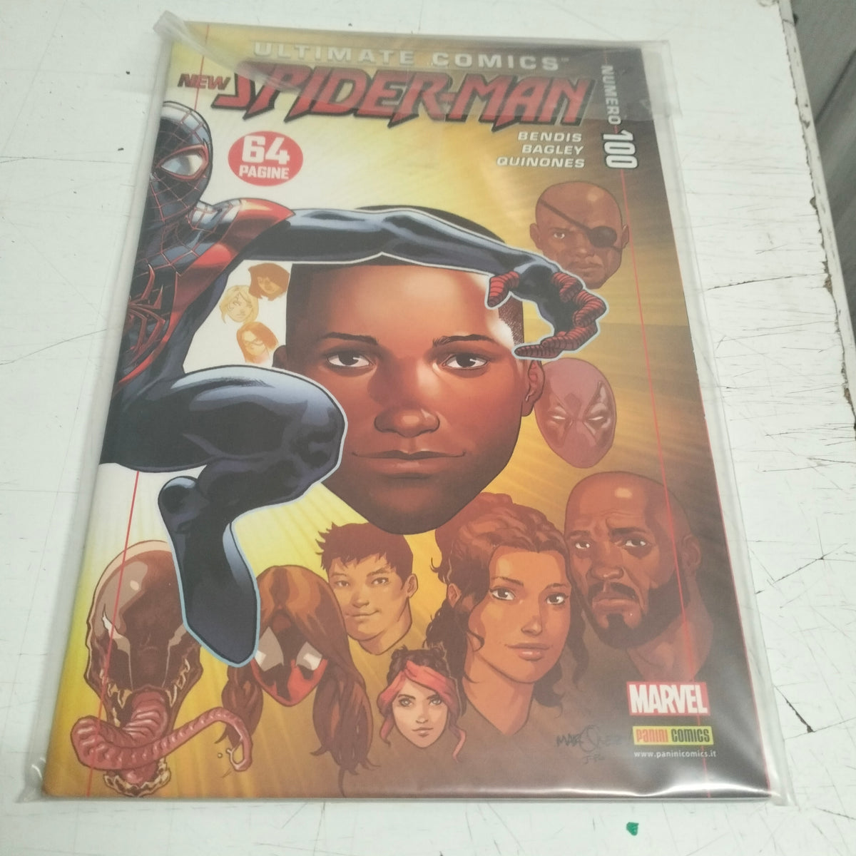 ULTIMATE COMICS NEW SPIDER - MAN 100 ( 29 )  - BENDIS BAGLEY QUINONES - PANINI COMICS-2014